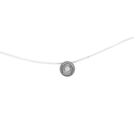 Collier Carador solitaire serti clos en or blanc 375/000