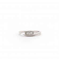 Bague Trilogie Carador en or blanc 750/000 et diamant