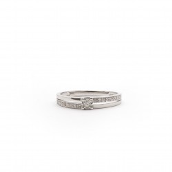 Bague solitaire accompagné Carador en or blanc  750/000 et Diamants