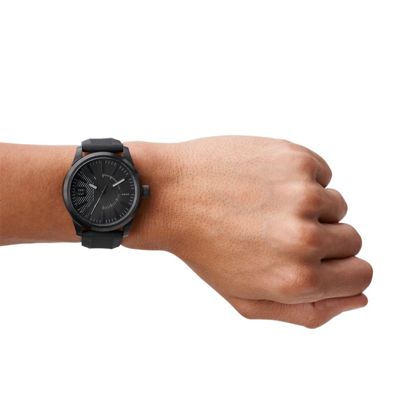 Montre analogique Diesel collection Rasp bracelet silicone noir