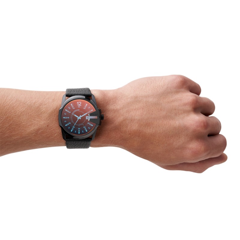 Montre analogique Diesel collection Master Chief bracelet cuir noir