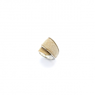 Amporelle, Bague en Acier