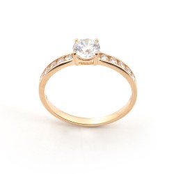 Bague solitaire accompagné femme carador en or jaune 750/000 et oxydes de zirconium