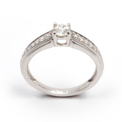 BAGUE SOLITAIRE ACCOMPAGNE OR BLANC 750/000 ET DIAMANTS