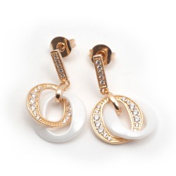 Boucles d'oreilles fantaisie carador en plaqué or avec oxydes de zirconium et céramique blanche