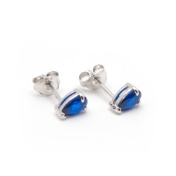 Boucles d'oreilles clous Carador en argent  et spinelle bleu saphir serti 3 griffes