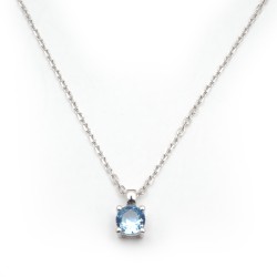 Collier solitaire femme carador en argent avec spinelle bleu clair sertie 4 griffes