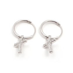 Boucles d'oreilles créoles femme carador en argent avec une croix suspendue et oxydes de zirconium