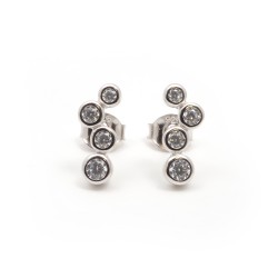 Boucles d'oreilles clous Carador en argent  et 4 oxydes de zirconium sertis clos