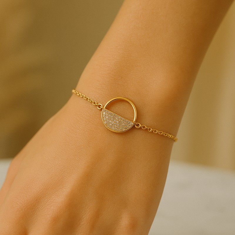 Bracelet souple Carador rond ajouré semi pavage en plaqué or et oxydes de zirconium