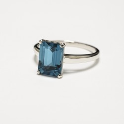 Bague Carador Or Blanc 375/000 Topaze