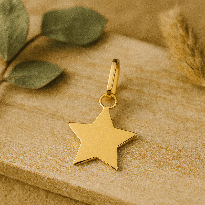 Pendentif Carador en  or jaune 750/000 forme étoile