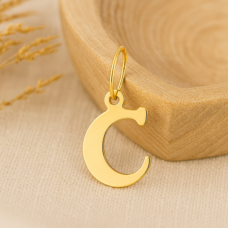 Pendentif initiale C en or jaune 750/000