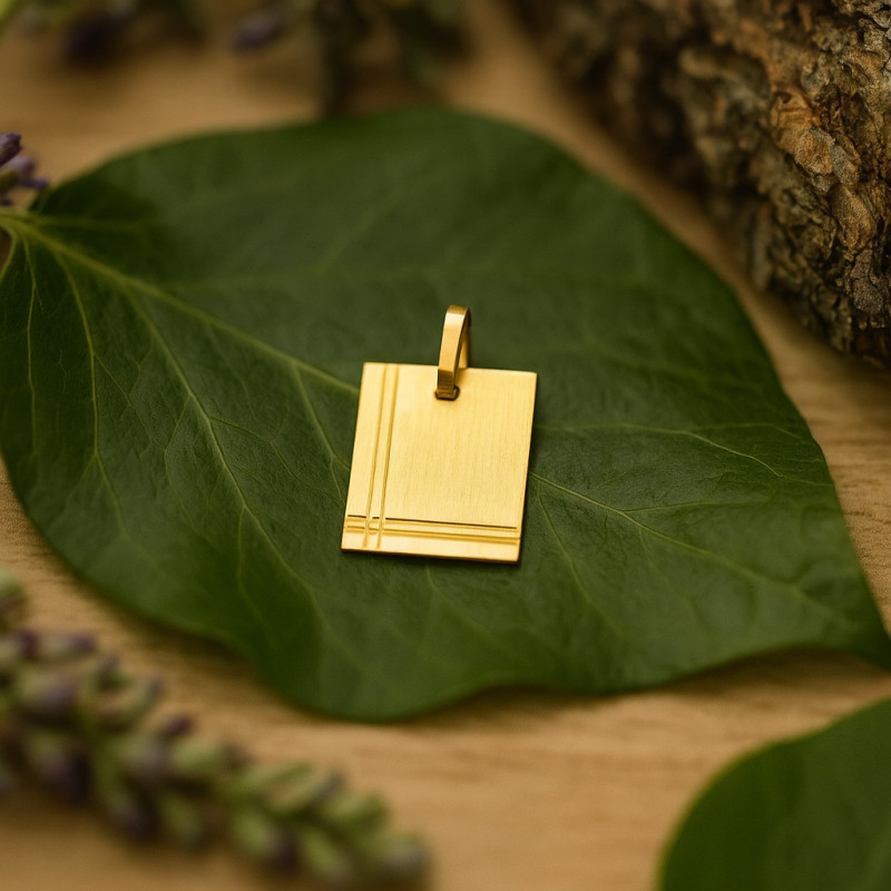 Pendentif plaque rectangle en or jaune 750/000 CARADOR