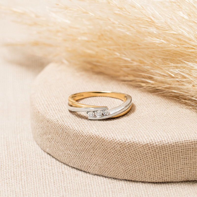 Bague trilogie 2 anneaux croisés Carador en or jaune et blanc 750/000 et Diamants