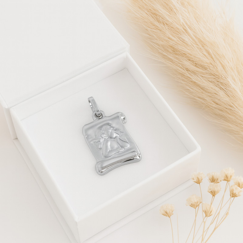 Médaille parchemin Carador ange en or blanc 750/000