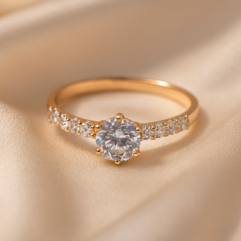 Bague solitaire accompagné or jaune 750/000 avec oxydes de zirconium
