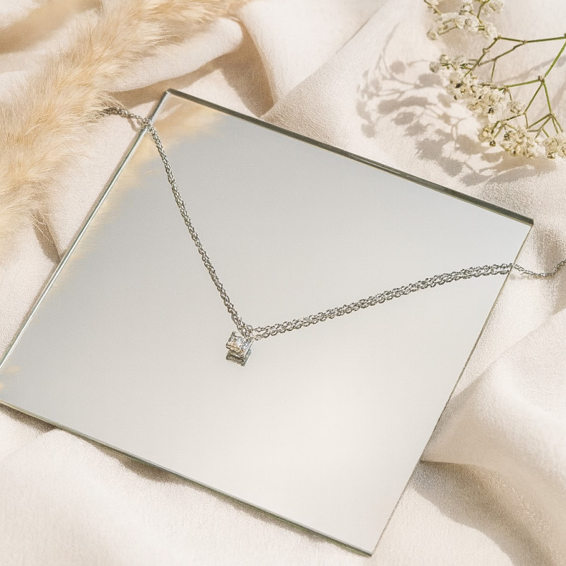 Collier Carador en or blanc 750/000 et oxyde de zirconium