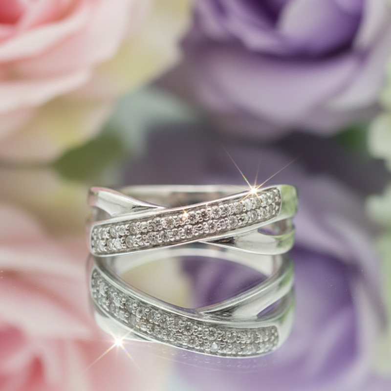 Bague Carador Motif Croisé en Or Blanc 375/000 et Diamants