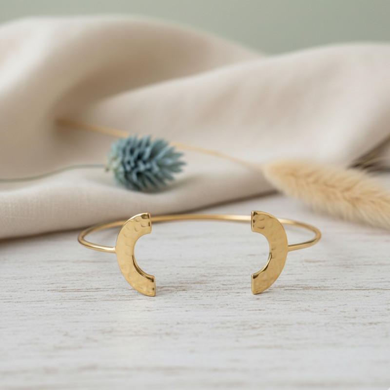 Bracelet Jonc ouvert Carador Motif martelé plaqué Or