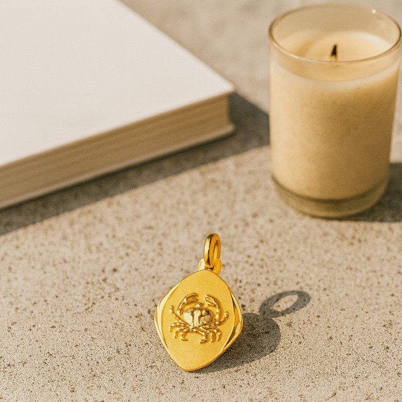 Pendentif Signe astrologique Cancer Carador en Or jaune 375/000