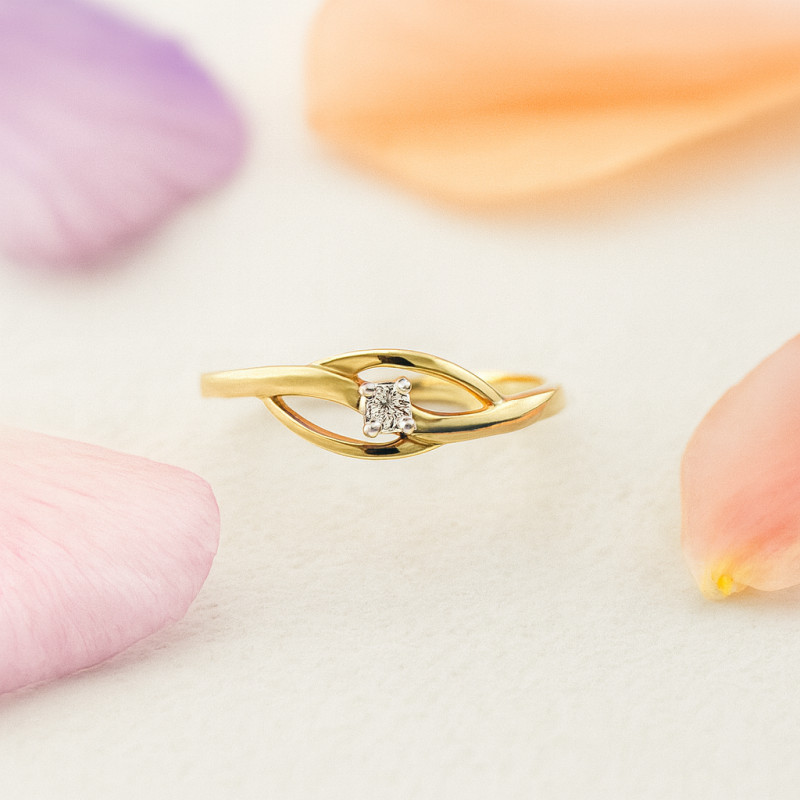 Bague Carador Solitaire fantaisie or jaune 375/000 et diamant 0,01 cts