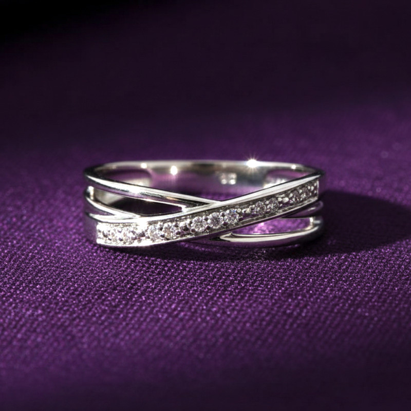 Bague triple liens croisés Carador en or blanc 750/000 et diamants