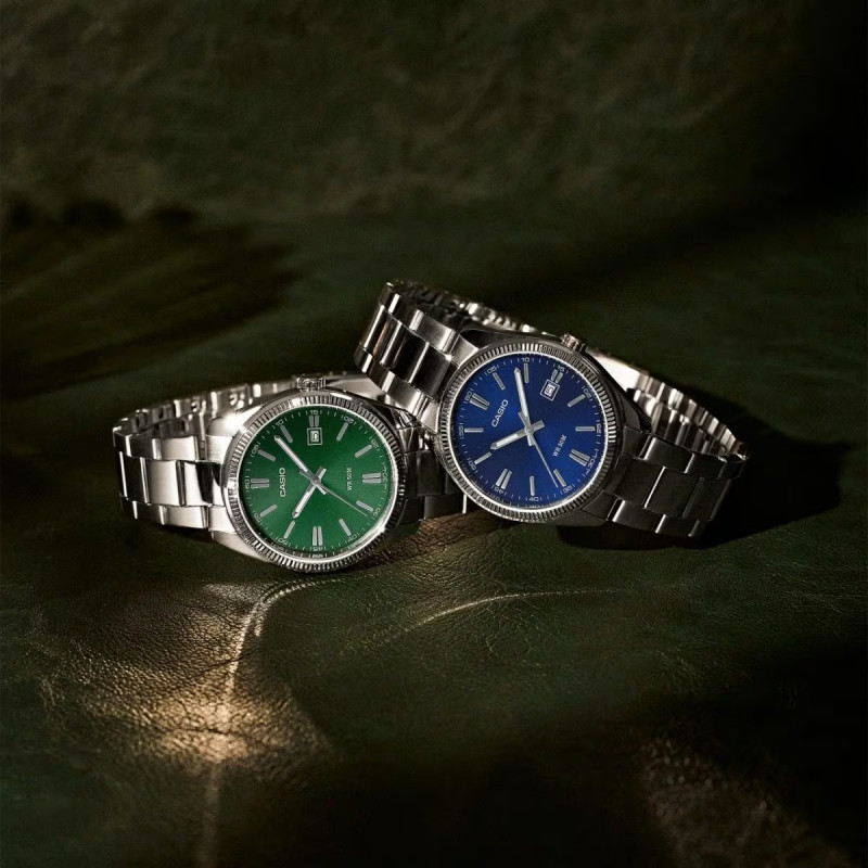 Montre analogique Casio bracelet acier argenté