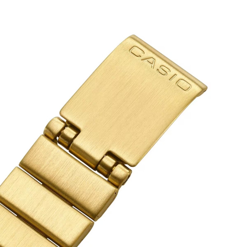 Montre digitale Casio collection Vintage bracelet acier doré