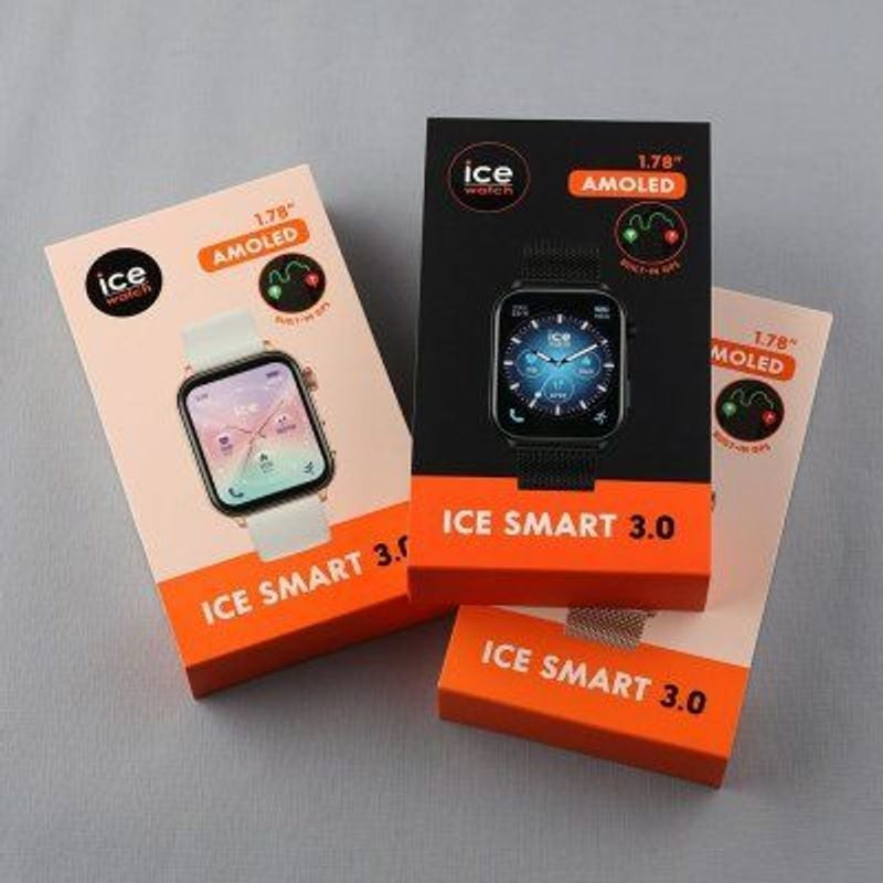 Personne portant la Ice-Watch 2044464 lors d'une course en extérieur avec suivi GPS