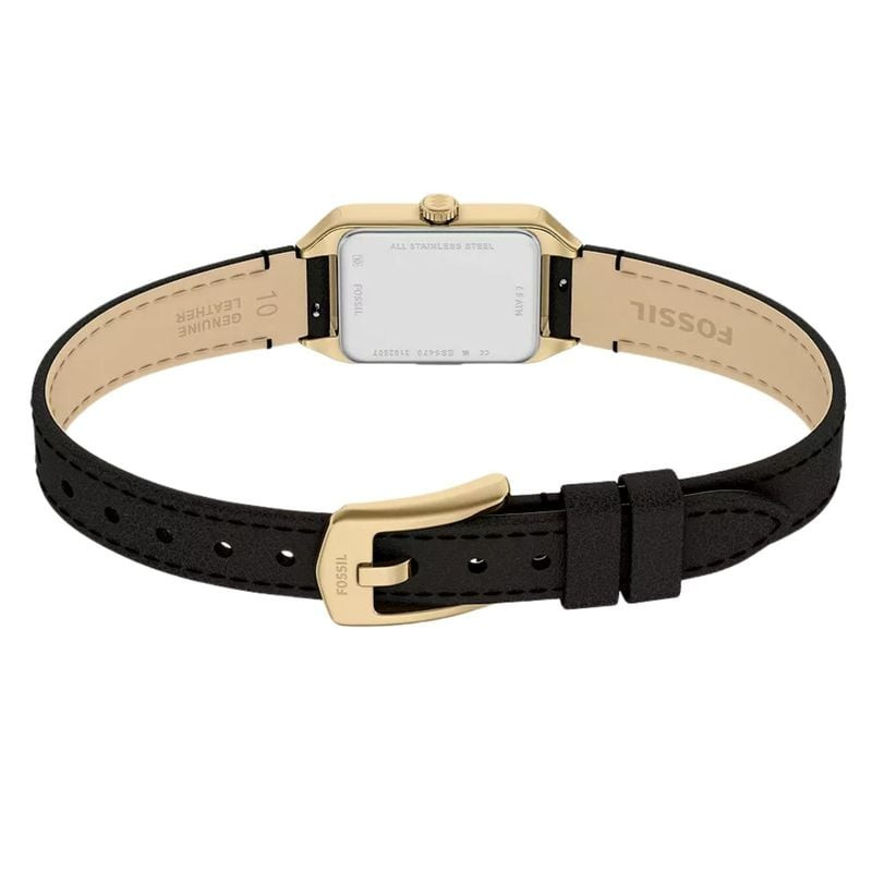 Détail macro de la montre Fossil Raquel Mini 2093544 : bord du boîtier doré et couronne, finition po