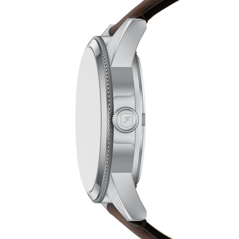 Détail du bracelet en cuir marron Fossil Pearson FS6137 avec surpiqûres et boucle