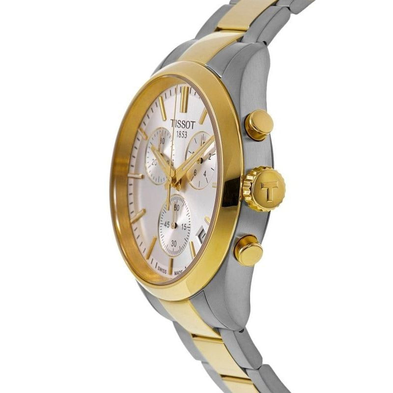 Gros plan sur le cadran et le bracelet de la Montre Analogique TISSOT Collection PR 100 Chronographe