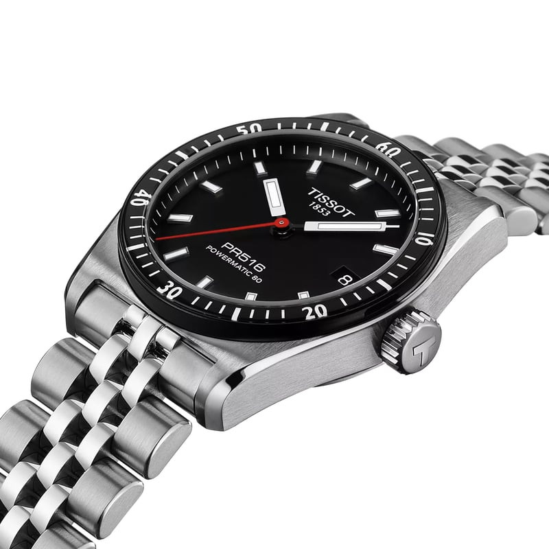 Vue détaillée du boîtier en acier inoxydable et de la couronne de la montre Tissot PR516 2094909.