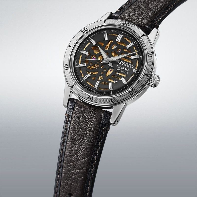 Seiko Presage Style60's SSA461J1 vue de côté montrant le verre Hardlex bombé et le boîtier en acier 