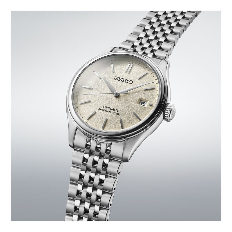 Ambiance élégante pour la Montre Automatique SEIKO Collection Presage Bracelet Acier, un garde-temps