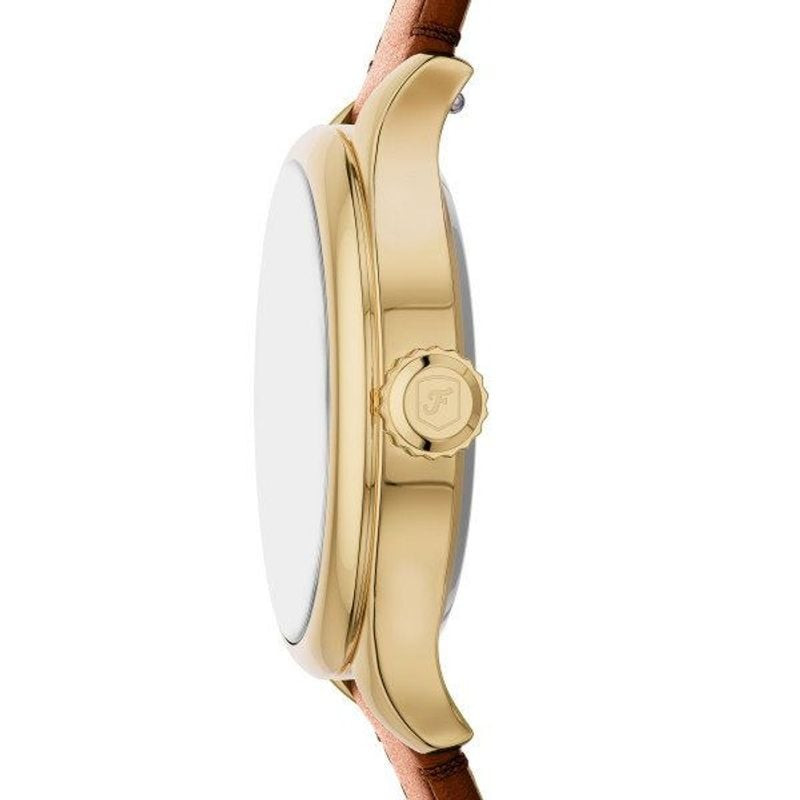 Gros plan sur le cadran de la montre Fossil Gilmore ES5423 avec chiffres romains et finition argenté