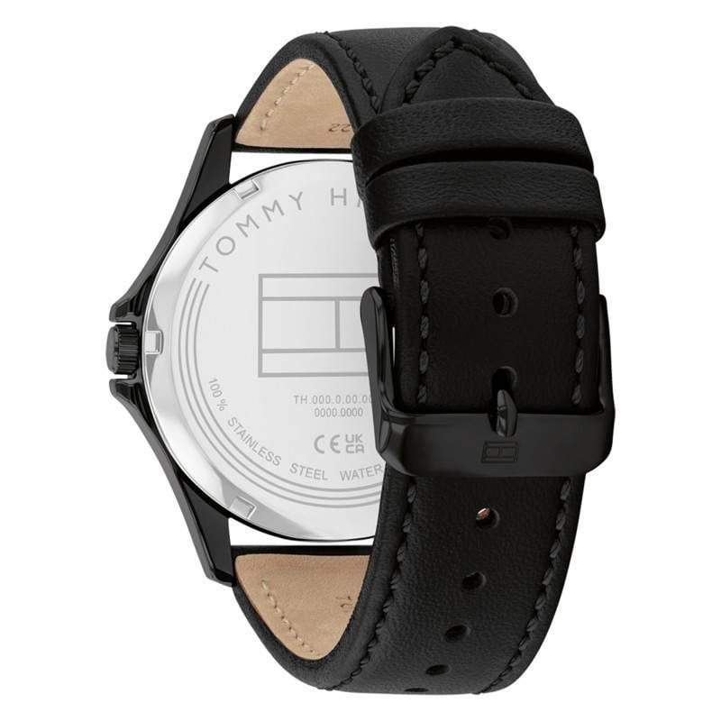 Détail de la Montre Analogique TOMMY HILFIGER collection Bruce bracelet cuir noir