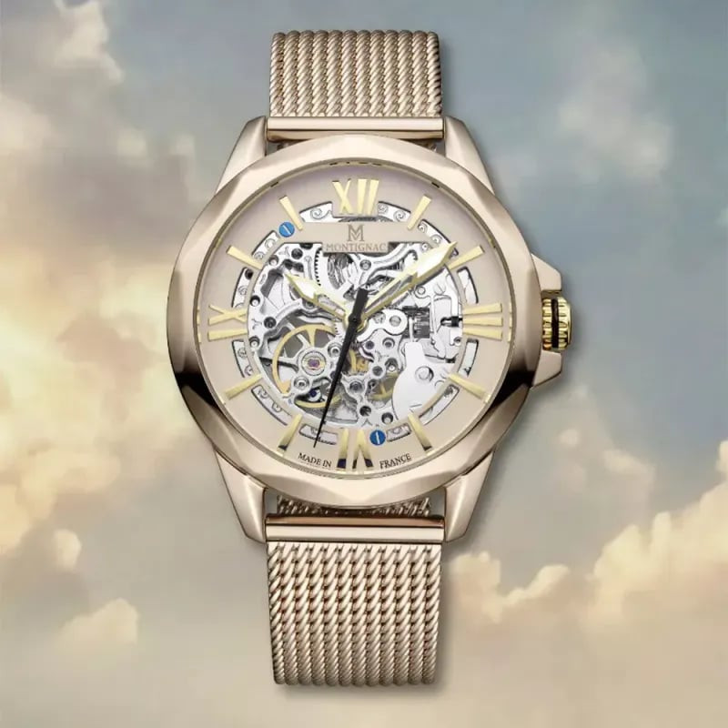 Montre Automatique MONTIGNAC collection Origine bracelet acier champagne, photographie d'ambiance él
