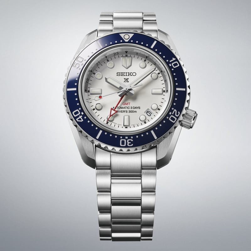Packshot de la Montre Automatique SEIKO Collection Prospex GMT Bracelet acier, montrant la lunette b