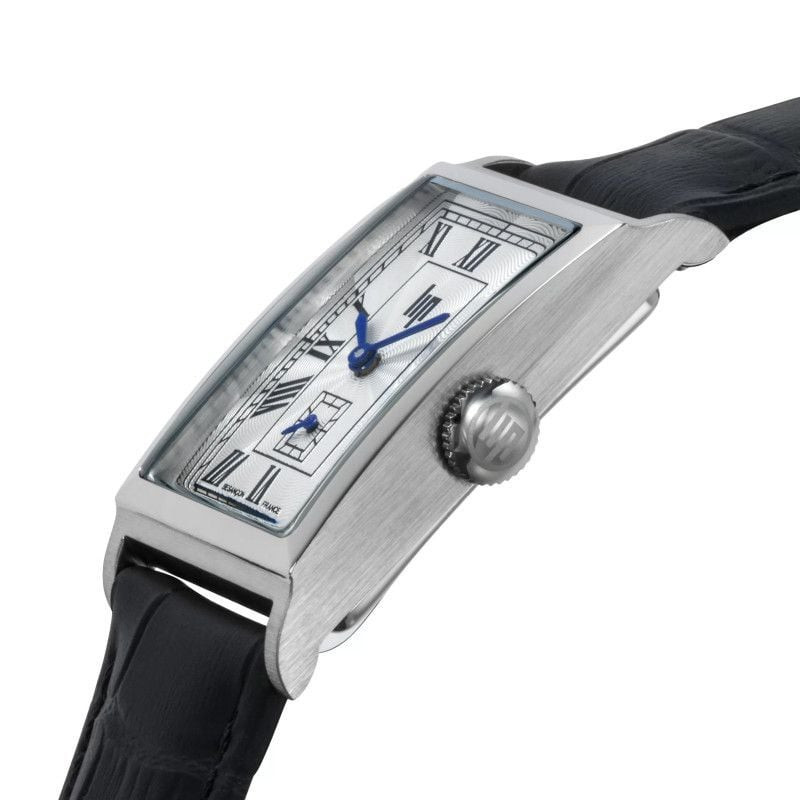 Montre Analogique LIP Churchill bracelet cuir noir, vue rapprochée du cadran bleu et du bracelet.