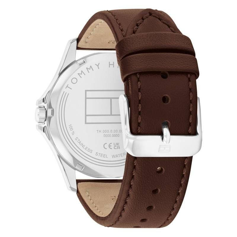 Montre Analogique TOMMY HILFIGER Collection Bruce bracelet cuir marron en packshot