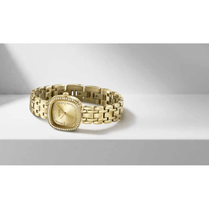 Montre Analogique GUESS Collection Hazel Bracelet Acier Doré dans un cadre élégant aux reflets dorés