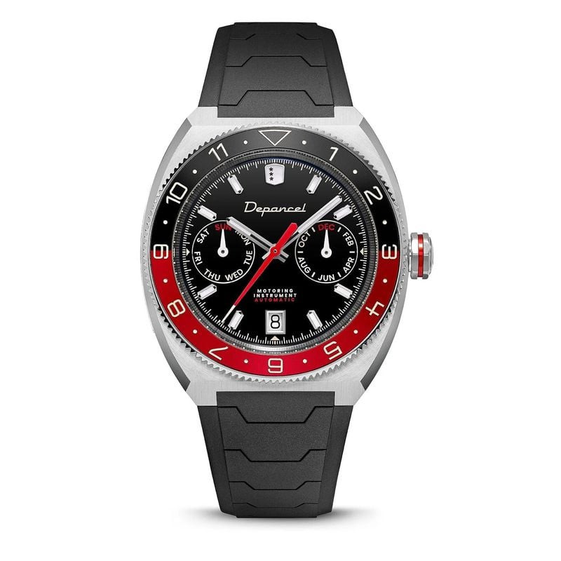Montre automatique Depancel Allure D[R]IVER Red, vue de face sur bracelet en caoutchouc noir avec ca