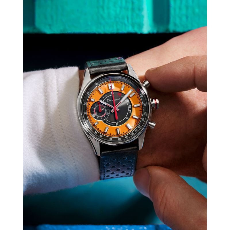 Montre Analogique DEPANCEL MONTRES collection Allure Bracelet cuir noir sur poignet en situation lif