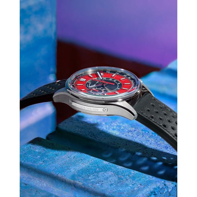 Montre Analogique DEPANCEL MONTRES Collection Allure bracelet cuir noir portée au poignet, cadran ro