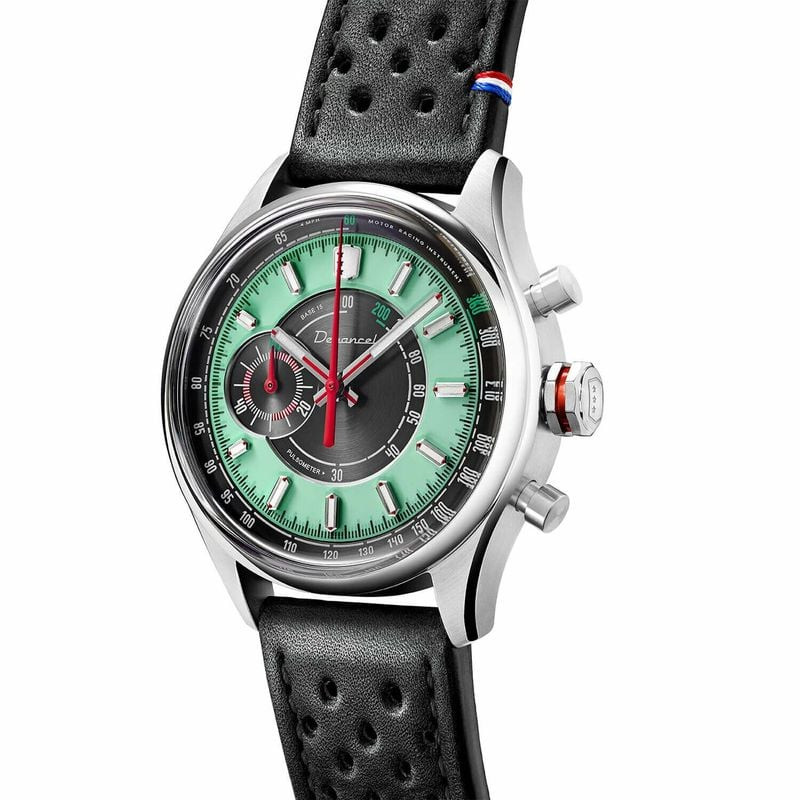 Gros plan incliné de la Depancel Allure 39 chronographe : cadran vert menthe, aiguilles rouges et po