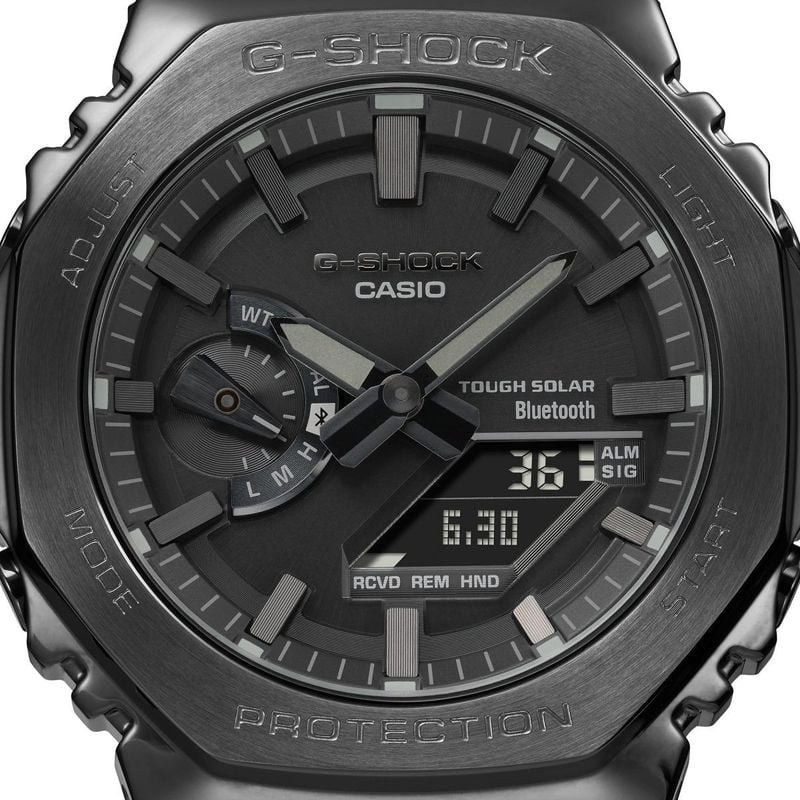 Montre Connectée G-SHOCK Collection 2100 bracelet acier noir : détail du boîtier octogonal et du cad