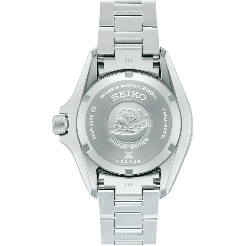Fond de boîtier de la Seiko Prospex Samurai PADI Édition Spéciale avec emblème vague et gravure Mont