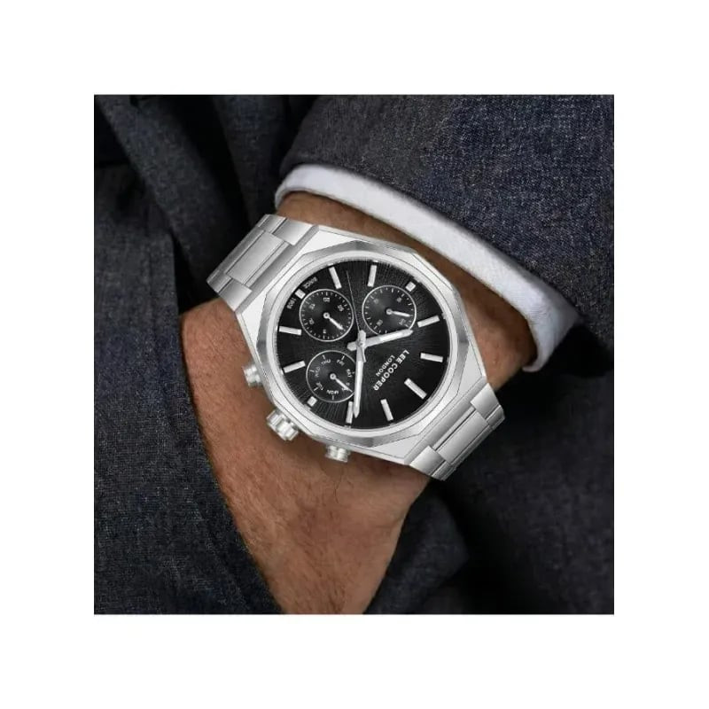 Montre Analogique LEE COOPER Collection Norton bracelet argenté portée au poignet, style élégant